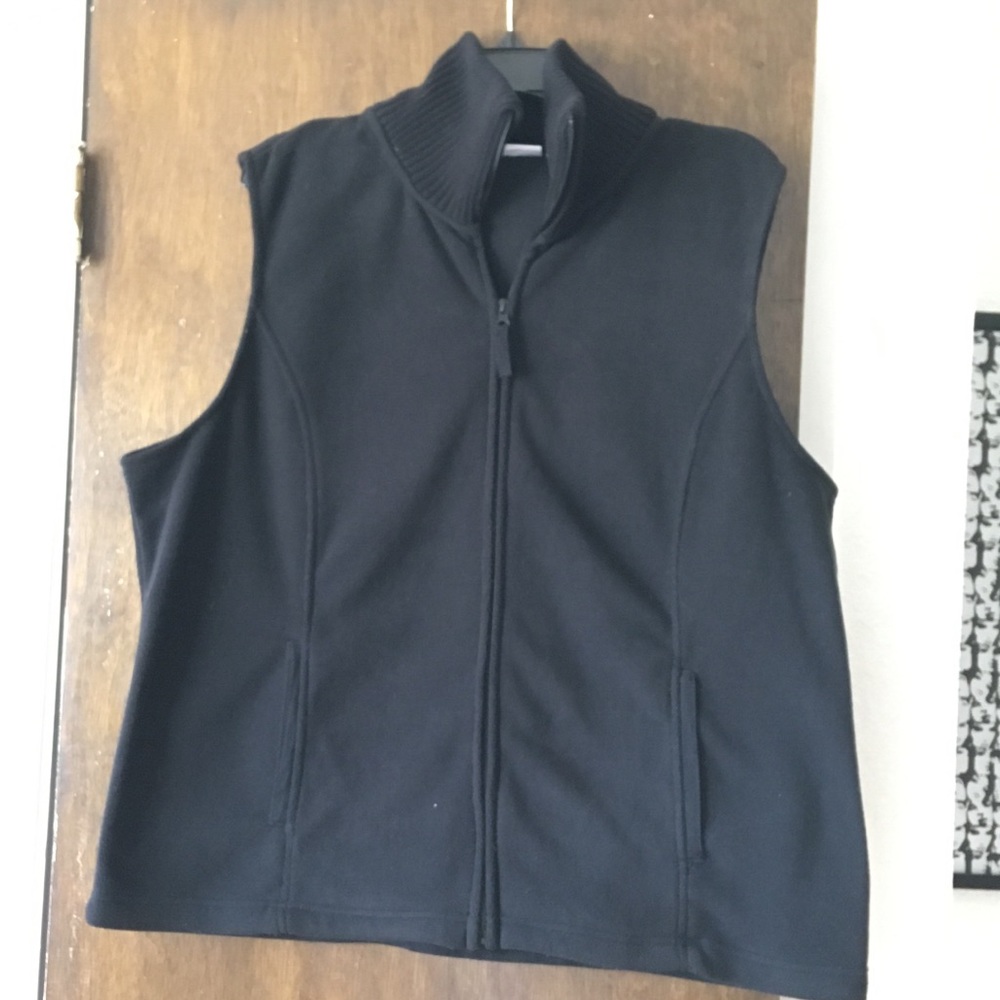 Black Fleece Vest